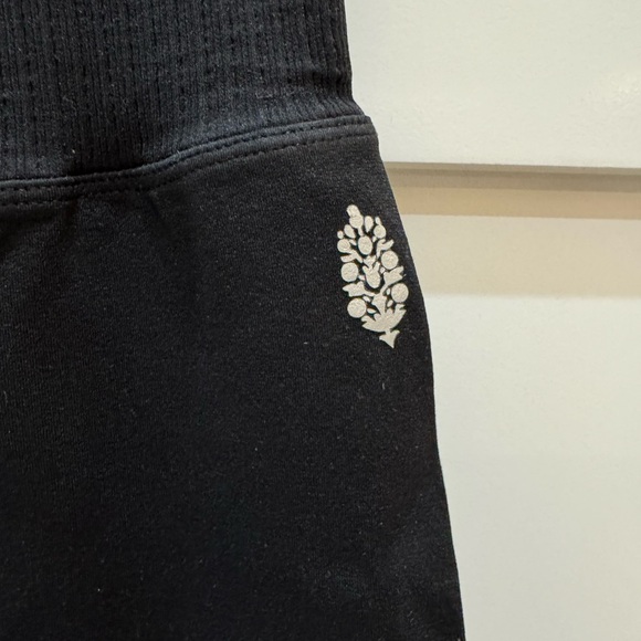 Free People High-Rise 7/8 Length Good Karma Leggings. NWT - Picture 6 of 11